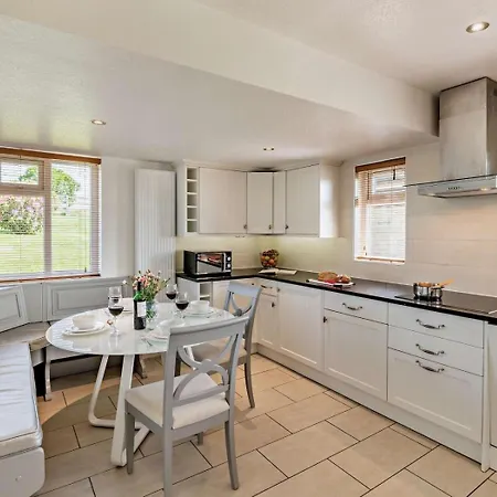 Hébergement de vacances 2 Bed In Otley Oc-92378 *