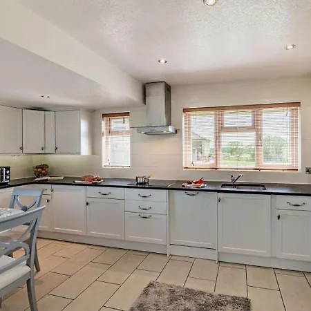 2 Bed In Otley Oc-92378