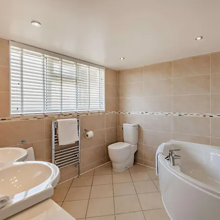 Hébergement de vacances 2 Bed In Otley Oc-92378 *